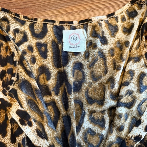 Grace&Emma Cheetah Print Sleeveless Elastic Waist Romoer w/ Pockets - Picture 2 of 2